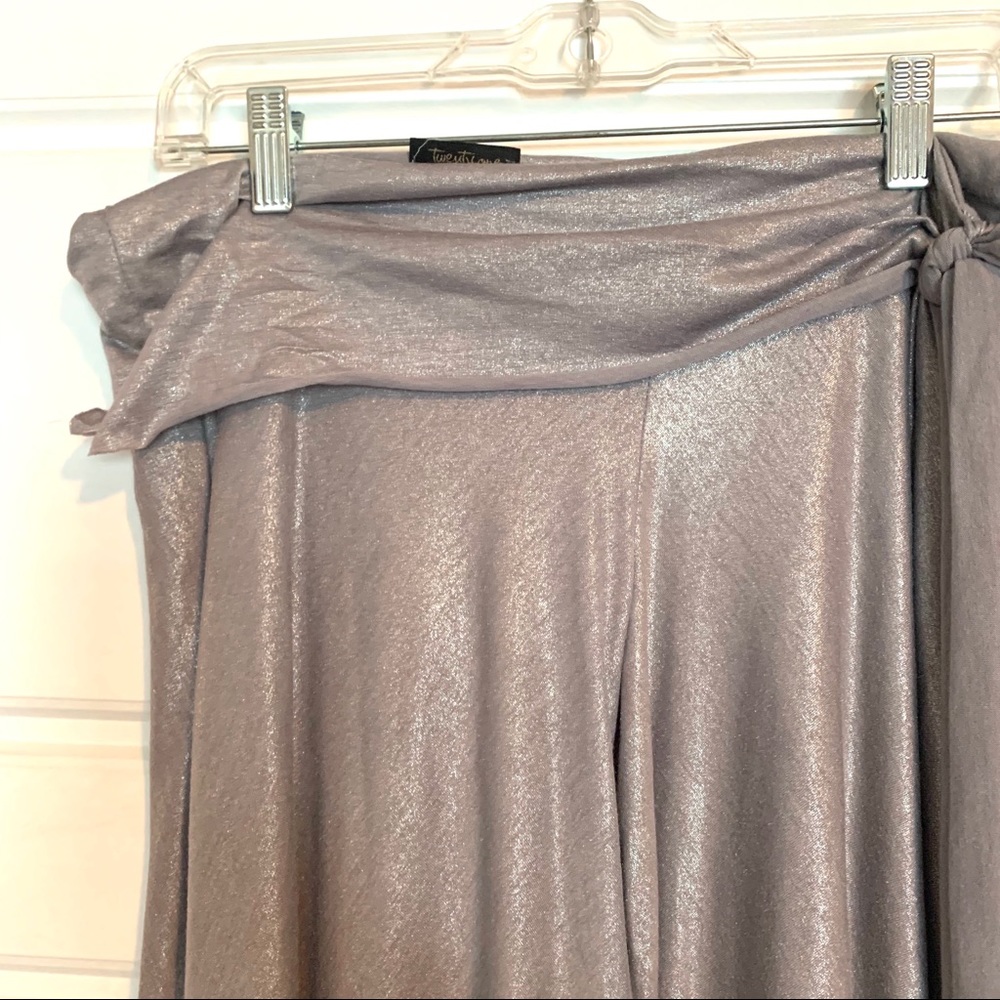 Shiny silver split skirt - Picture 2 of 4